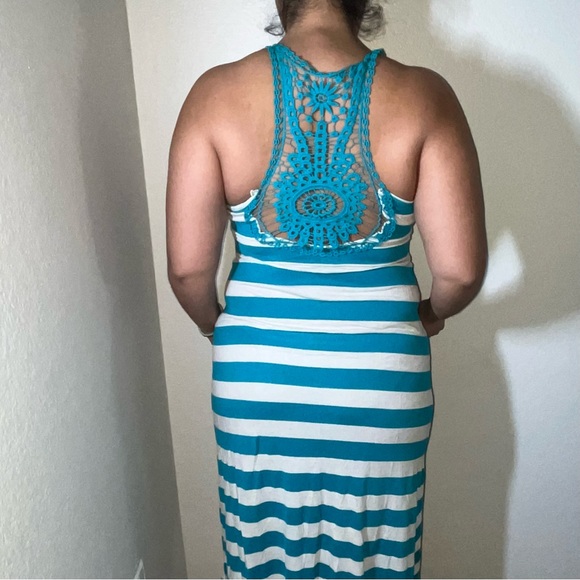 Large Almost Famous Vacation Dress, High Low Cut, Blue/White, Crocheted Back - Picture 2 of 10